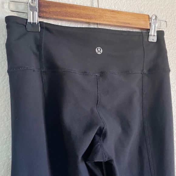 Lululemon Reversible Groove Cropped Leggings Athletic Workout Pants Size 4 Yoga - Picture 6 of 8